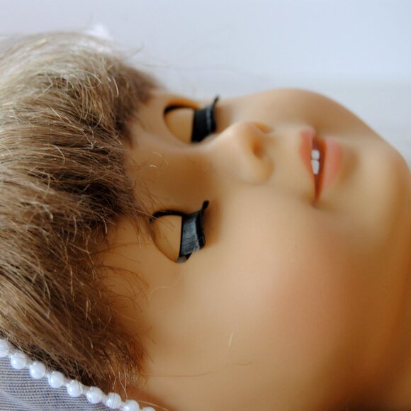 2013 American Girl Brown Wavy Hair with bangs Hazel Gray Eyes Molly? - Picture 7 of 13